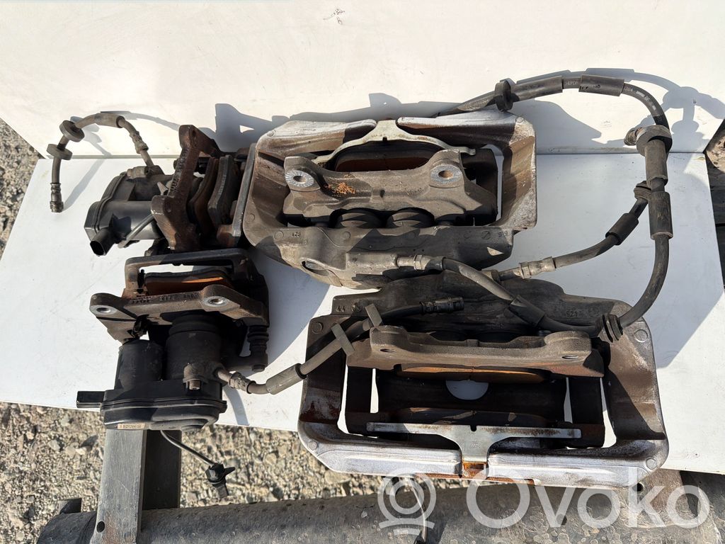 Audi A8 S8 D4 4H Etujarrusatula 