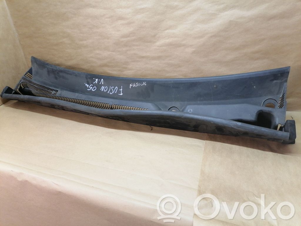 Ford Fusion Wiper trim 
