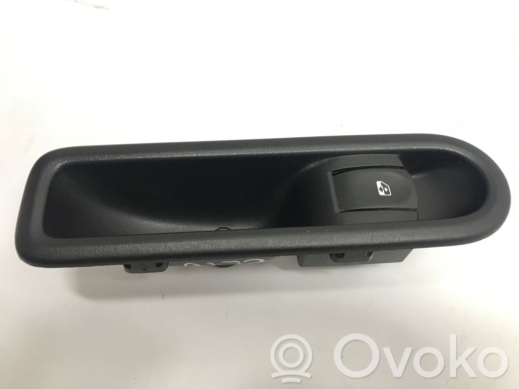Renault Clio III Electric window control switch 