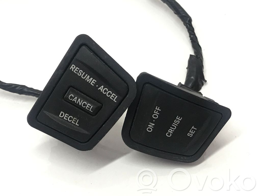 Jeep Grand Cherokee (WK) Steering wheel buttons/switches 