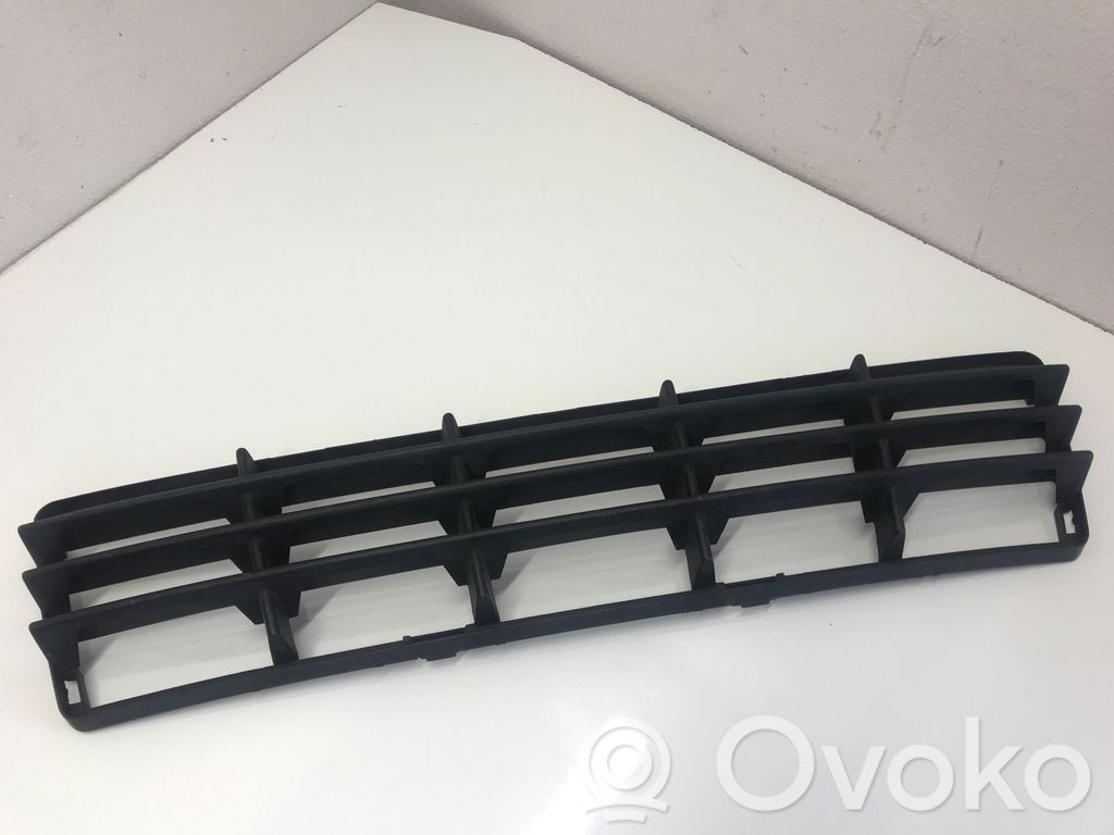Volvo V50 Front bumper lower grill 