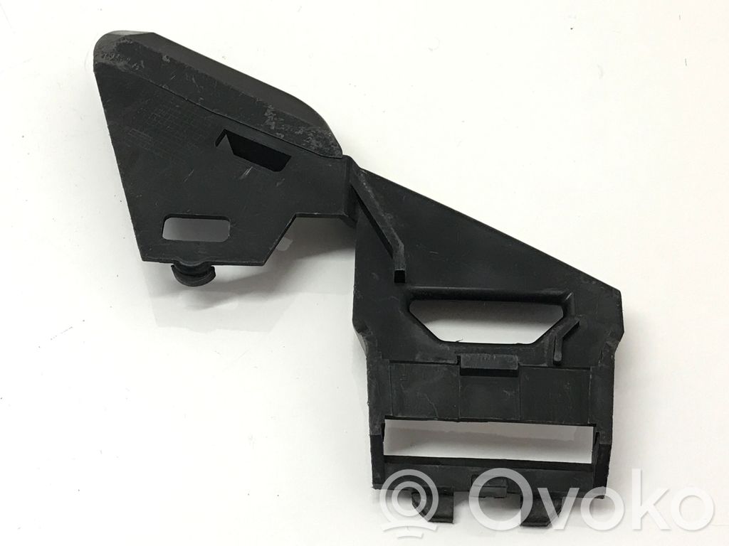 Volvo V50 Headlight/headlamp mounting bracket 