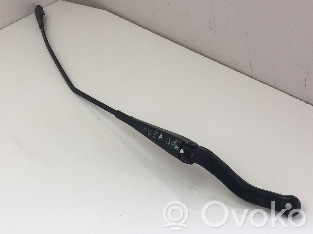 Opel Corsa D Front wiper blade arm 