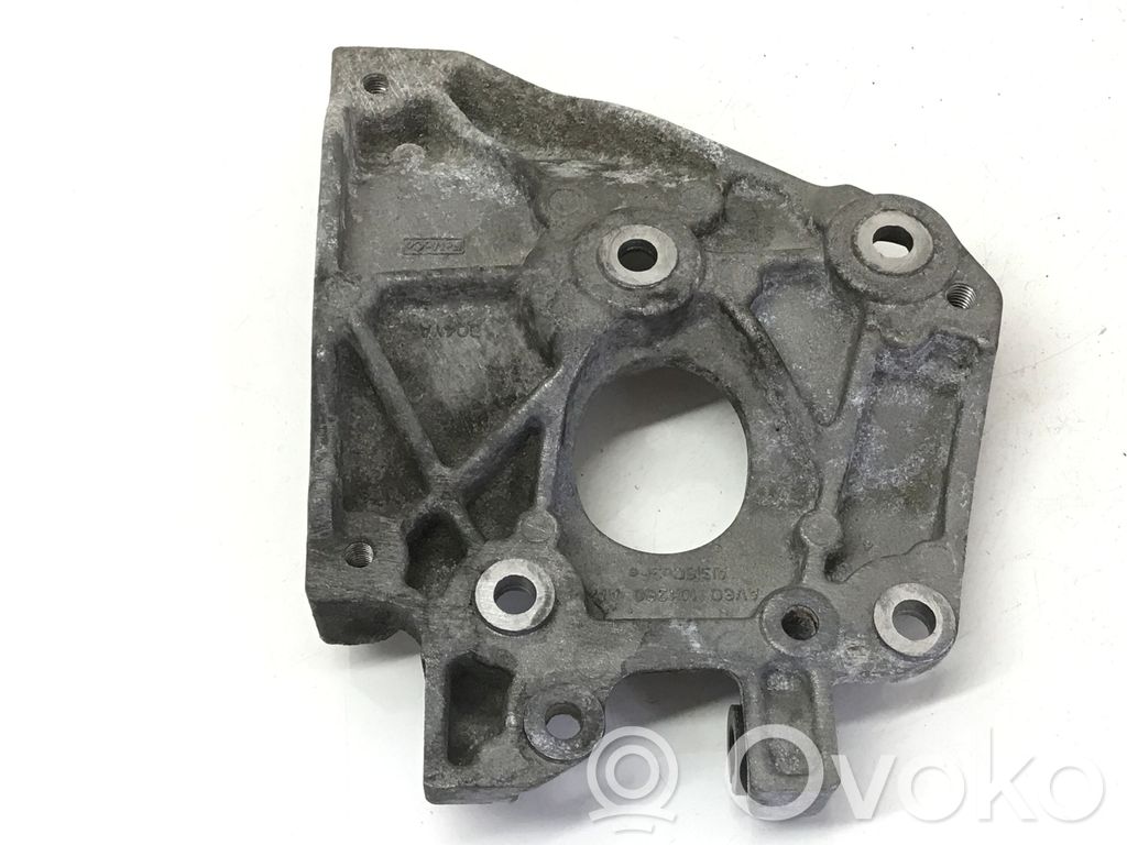 Ford Mondeo MK IV Engine mounting bracket 