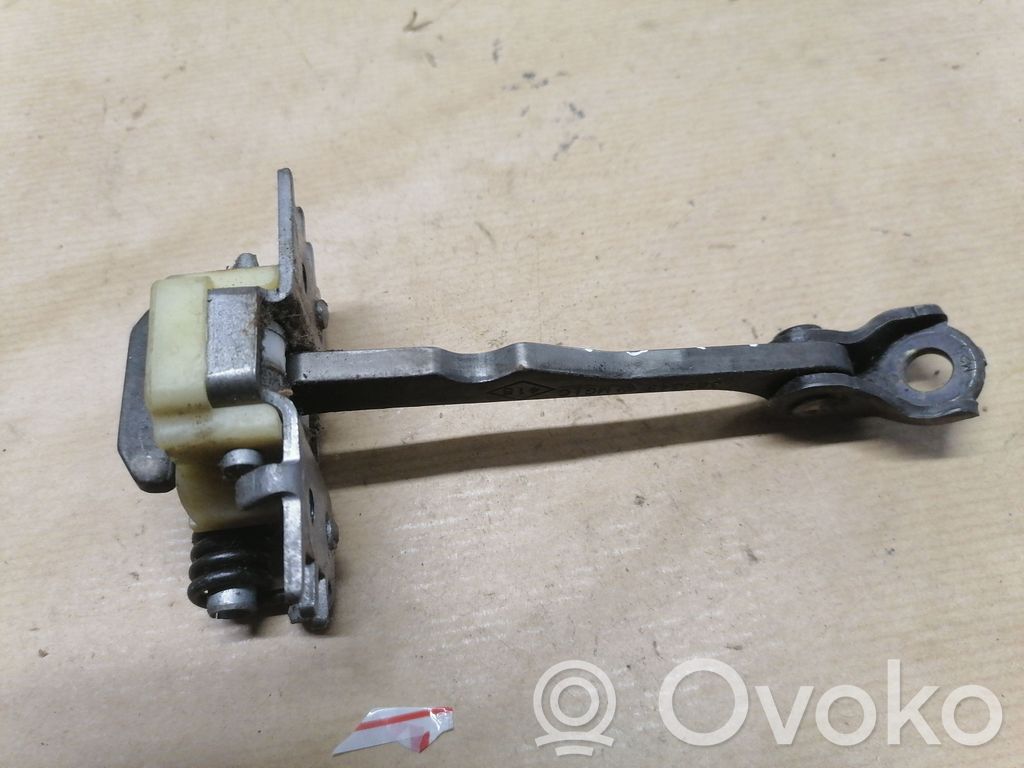 Renault Twingo II Etuoven pidätin 
