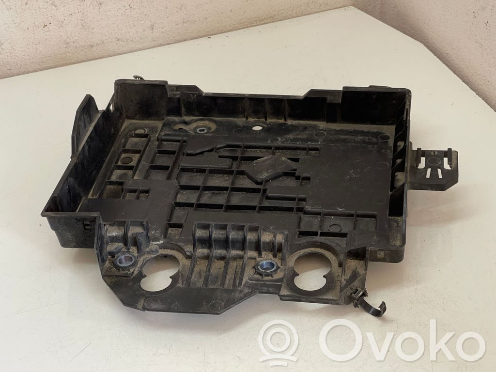 Renault Clio III Battery tray 