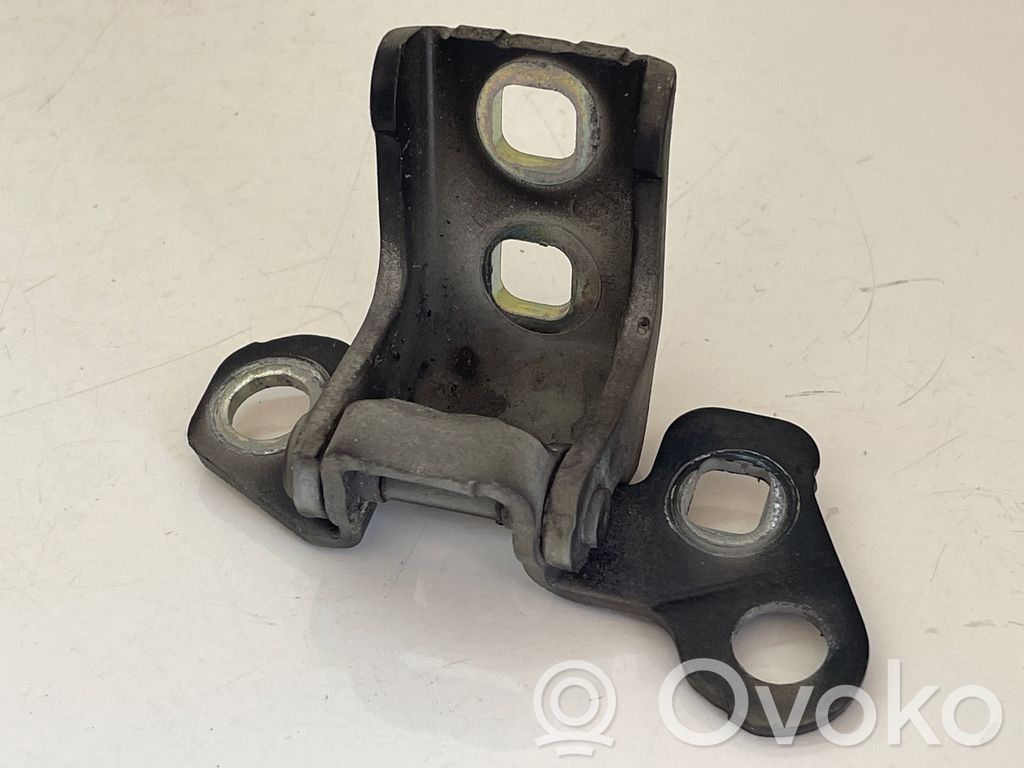 Renault Clio III Front door upper hinge 