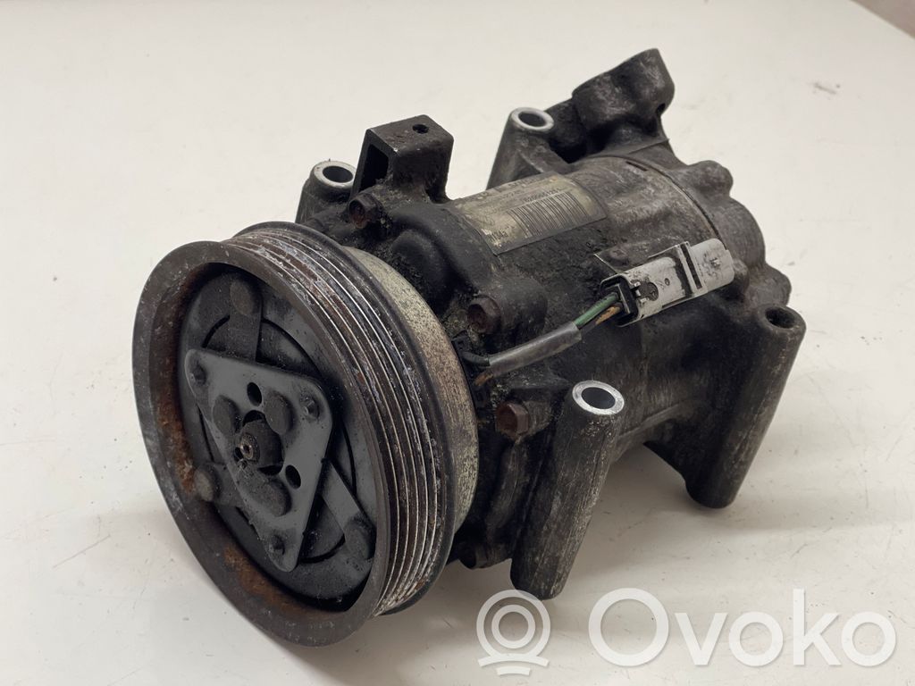 Renault Clio III Air conditioning (A/C) compressor (pump) 