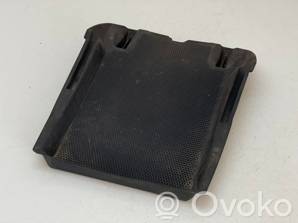 Volvo V50 Hansikaslokeron pehmuste 