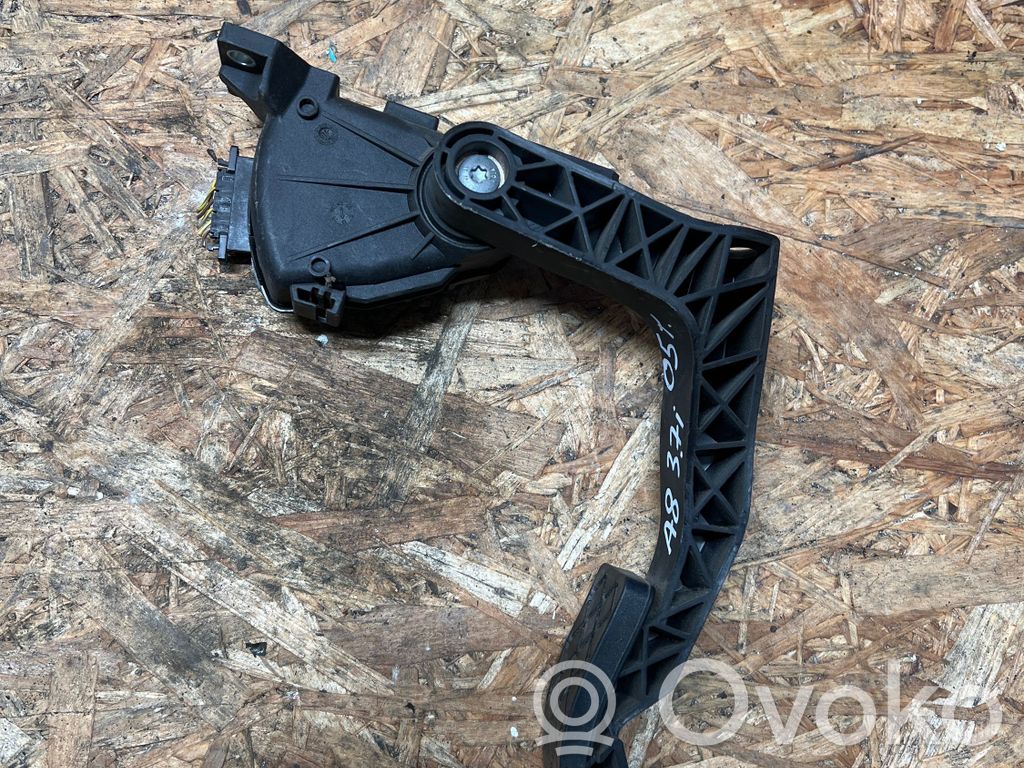 Accelerator throttle pedal   4E1723523E,F30015601