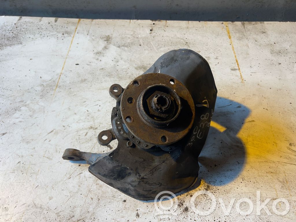 Front wheel hub spindle knuckle