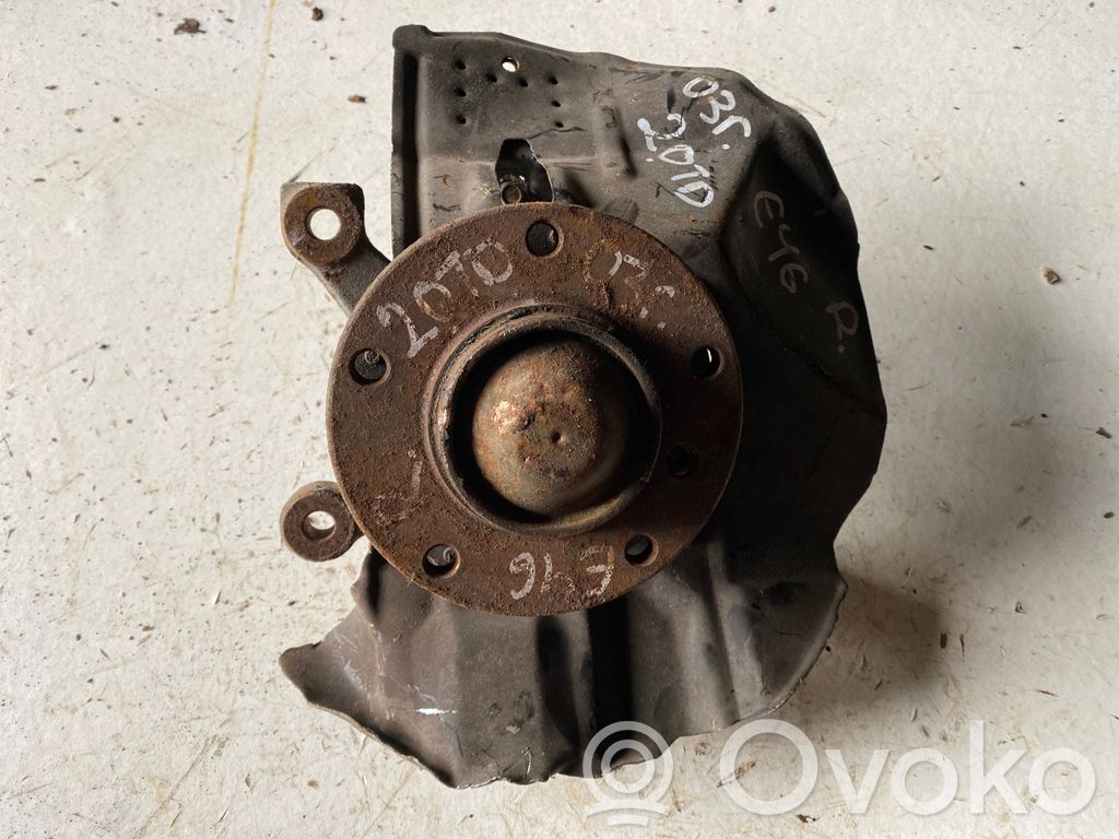 Front wheel hub spindle knuckle