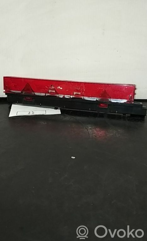 Papildomas stop žibintas   1S7113A613AE,5XW5W