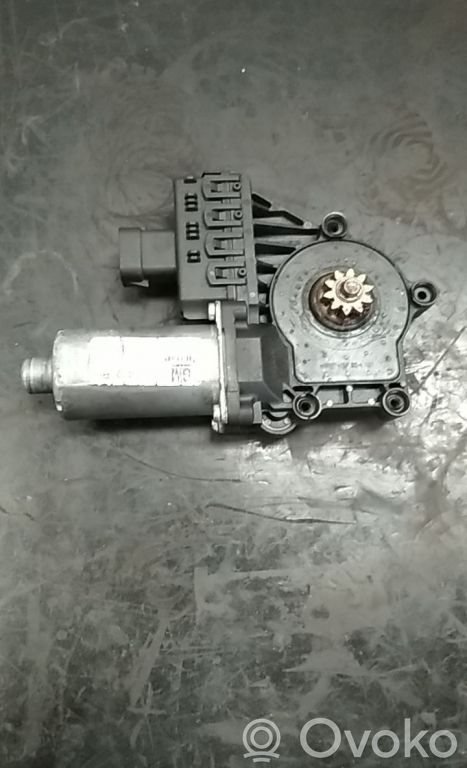 Opel Astra H Silnik regulatora szyby drzwi przednich 