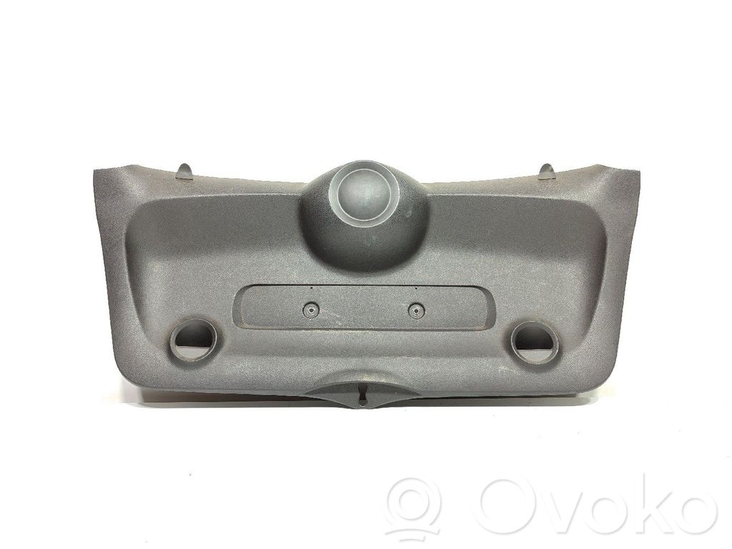 Tailgate trim   7148904