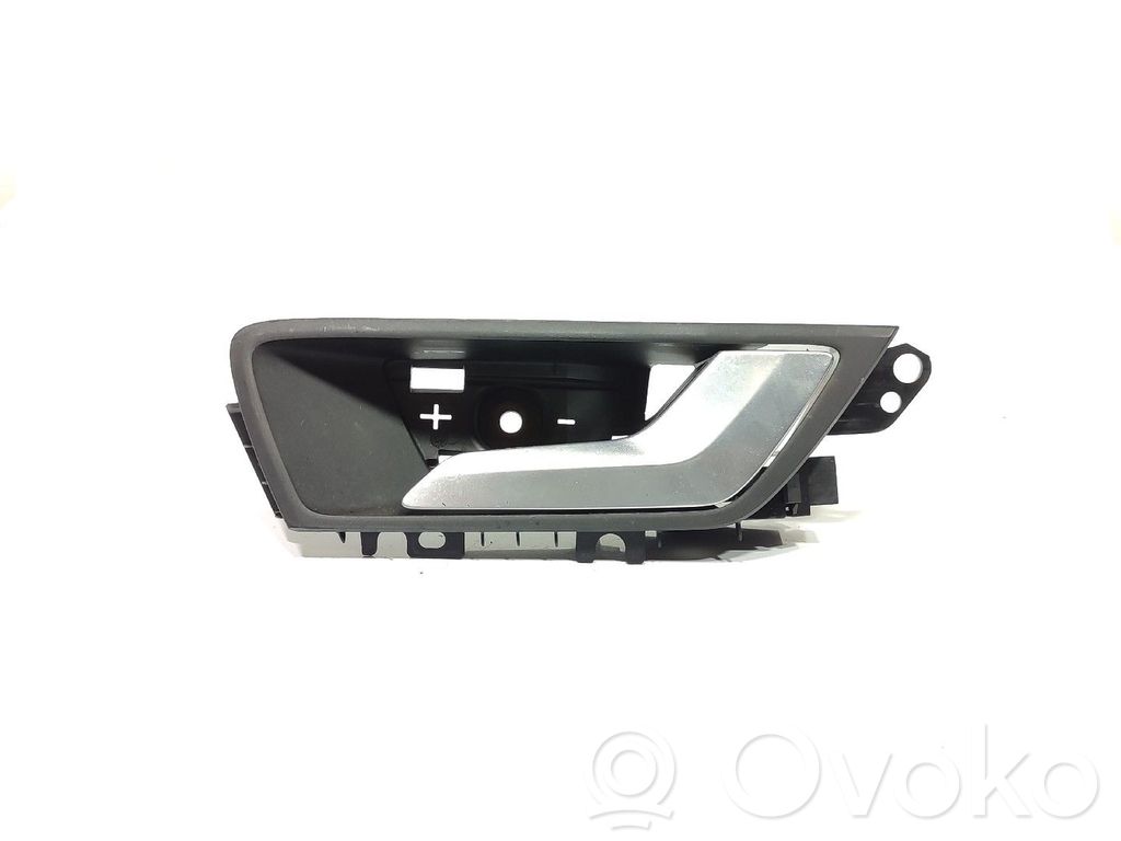 Rear door interior handle   JX7BA22600