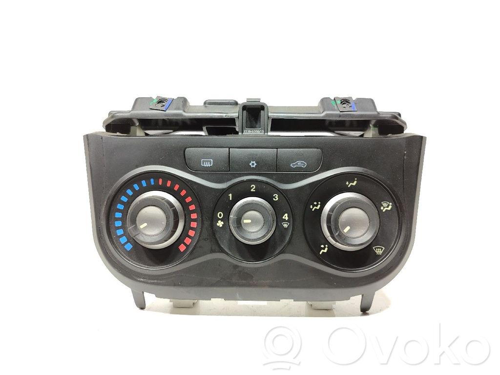 Interruptor del aire acondicionado (A/C)   5G1140100