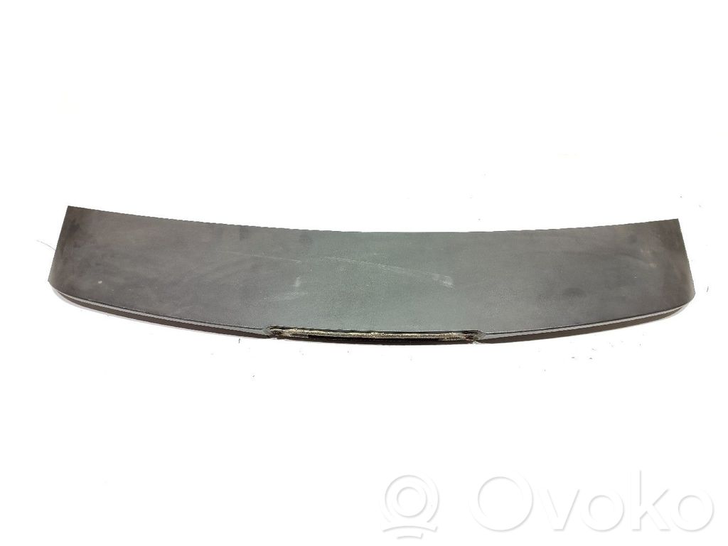 Tailgate/trunk spoiler   4M51A44210AK,DEFEITO,RISCADO