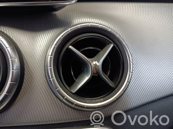 Mercedes-Benz CLA C117 X117 W117 Silniczek nagrzewnicy 