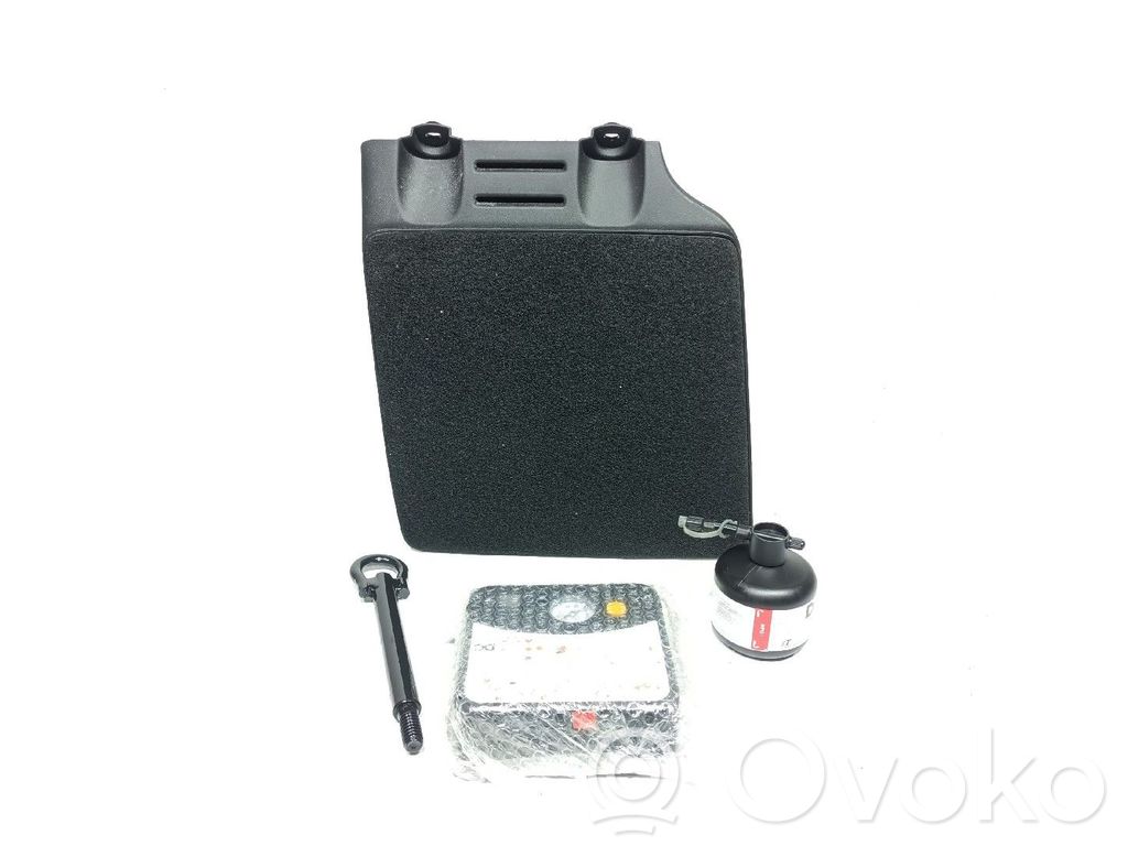 Renault Twingo III Tool set 