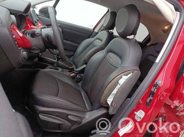 Fiat 500X Kuljettajan istuin 