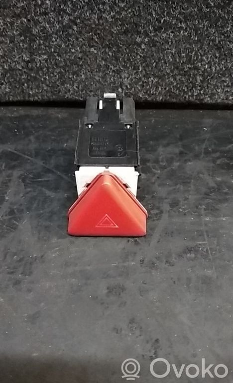 Volkswagen Golf V Hazard light switch 