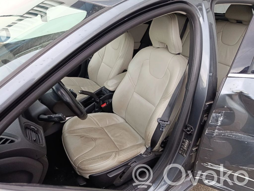 Volvo V40 Seat set 