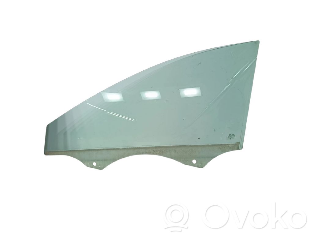 Seat Leon (5F) Front door window glass four-door 