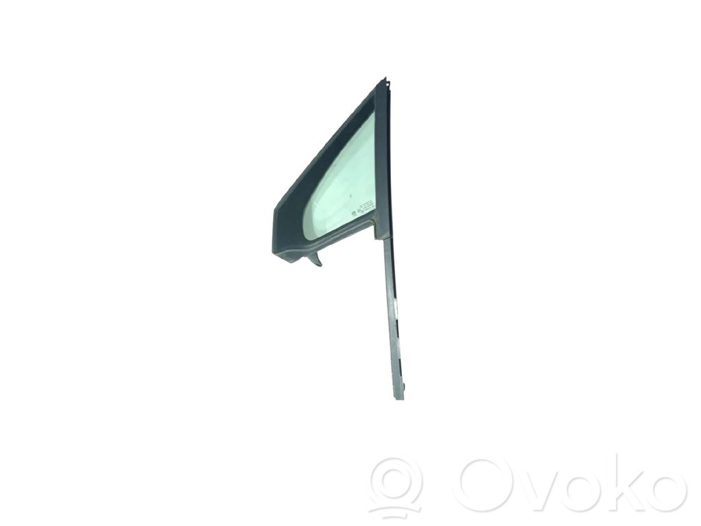 Peugeot 2008 I Fenêtre triangulaire avant / vitre