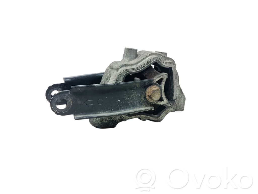 Engine mount bracket   TR8070M18,6G926P082AB