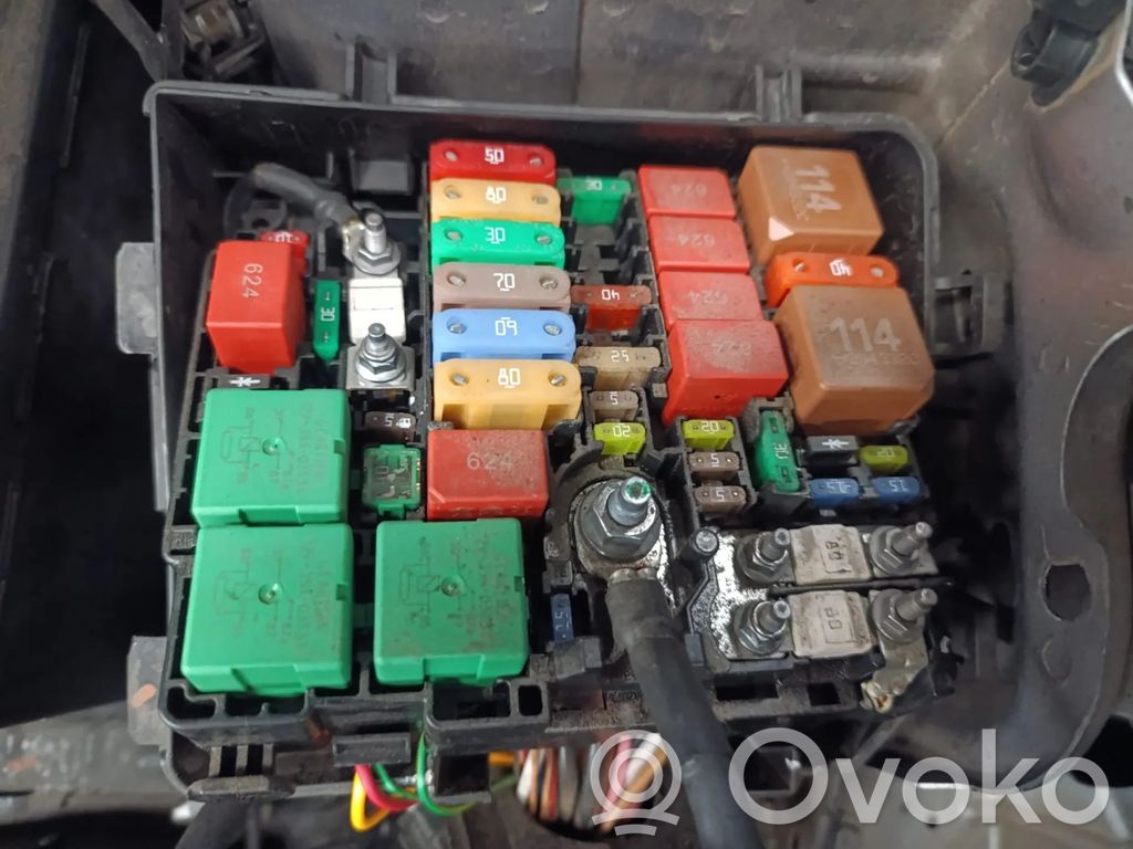 Peugeot 2008 II Fusibile relè della batteria