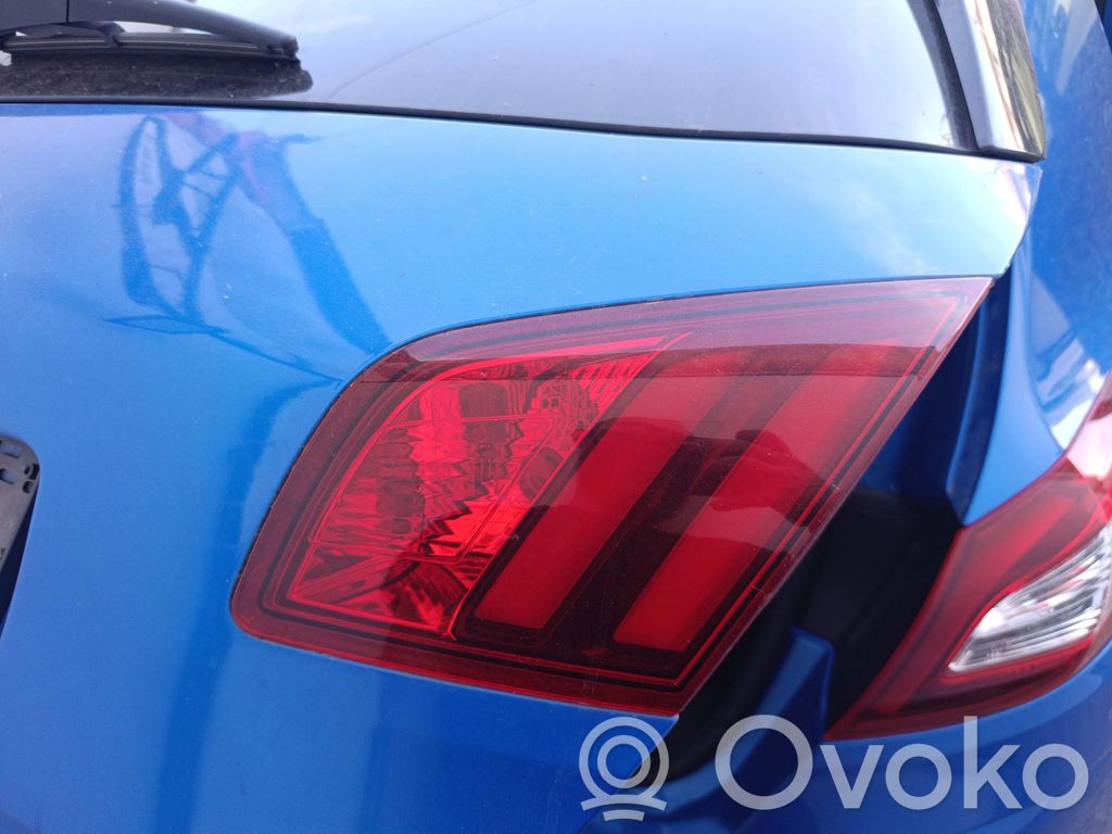Peugeot 308 Luces portón trasero/de freno