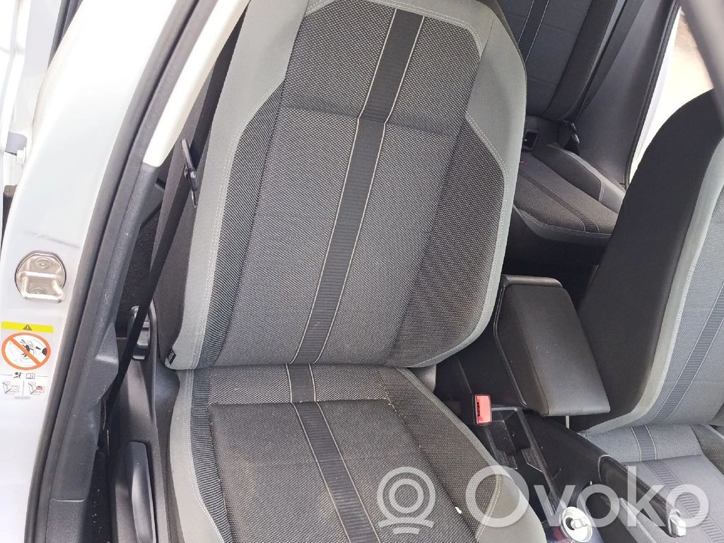 Volkswagen Polo VI Beifahrersitz 