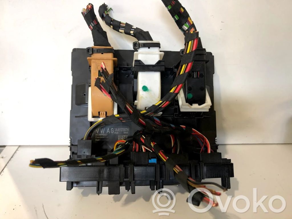 Volkswagen PASSAT B7 Module de contrôle carrosserie centrale 