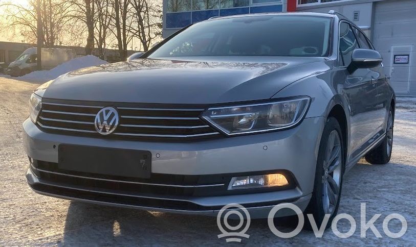 Volkswagen PASSAT B8 USA Pas bezpieczeństwa fotela tylnego środkowego 