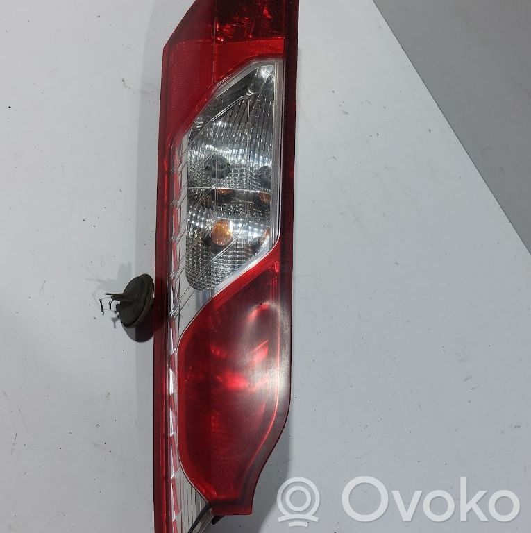 Ford Grand Tourneo Connect Galinis žibintas kėbule 