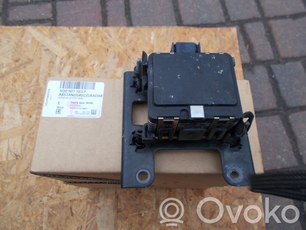 Volkswagen Golf VII Distronic sensor radar 