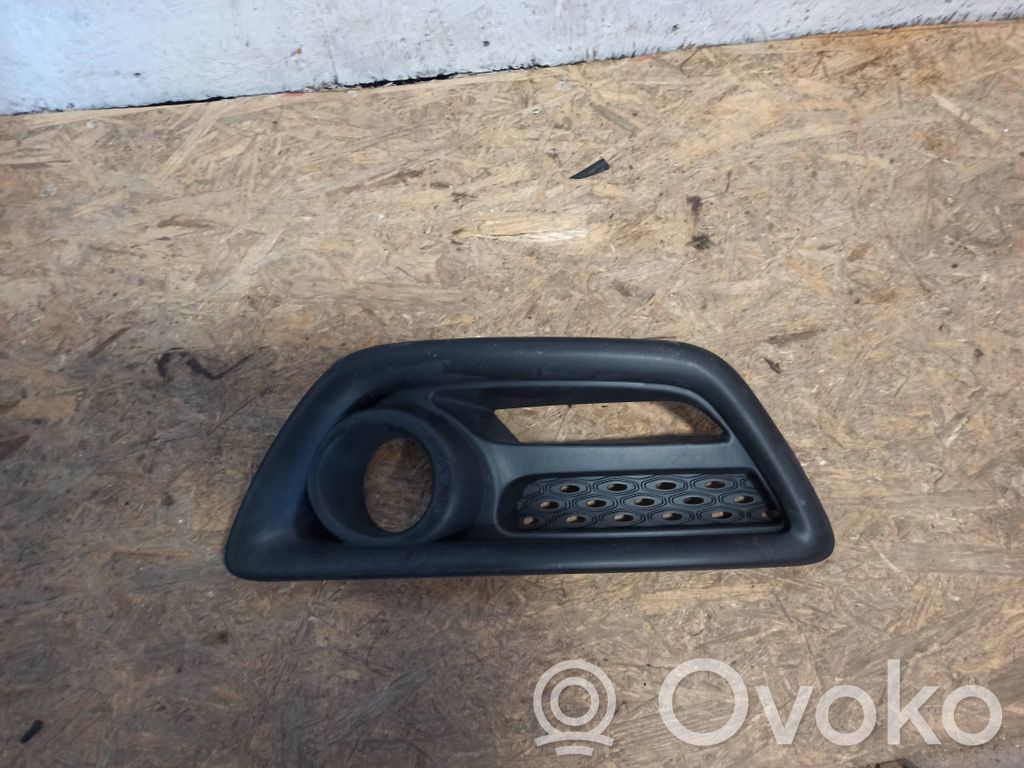 Renault Captur Rejilla inferior del parachoques delantero 