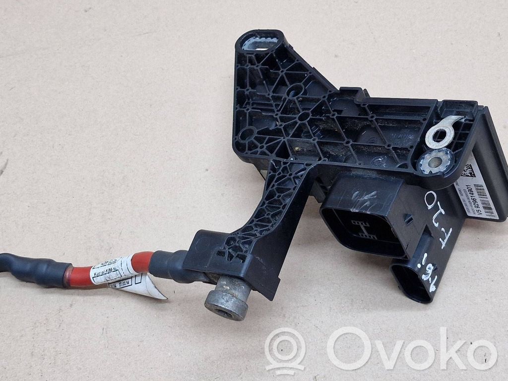 BMW 1 F20 F21 Battery relay fuse 