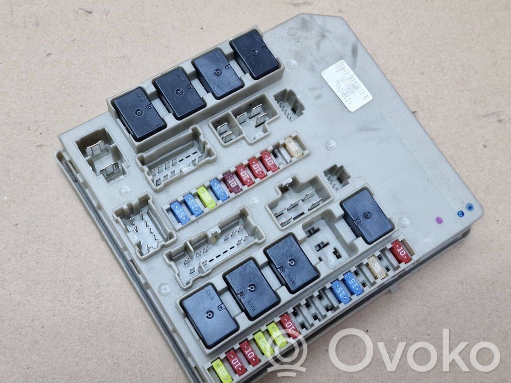 Renault Clio III Fuse module 