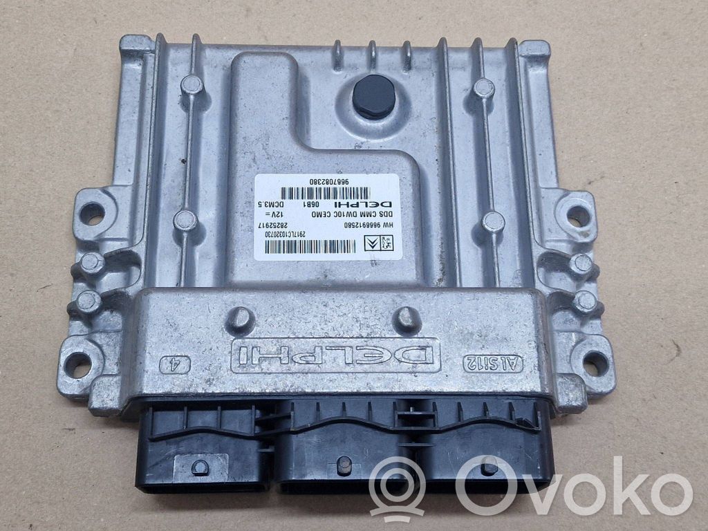 Peugeot 5008 Engine control unit/module 