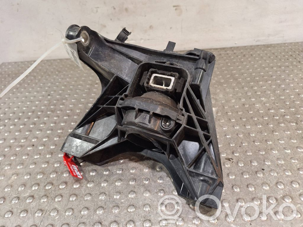 Peugeot 5008 II Engine mount bracket 
