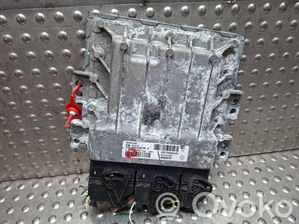 Renault Megane III Engine control unit/module 