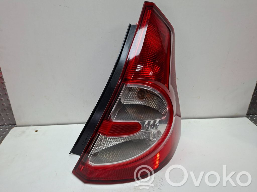 Renault Sandero I Luci posteriori 