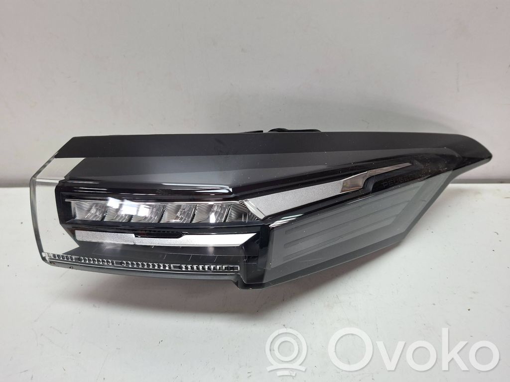 Peugeot 308 Lampă spate în caroserie 