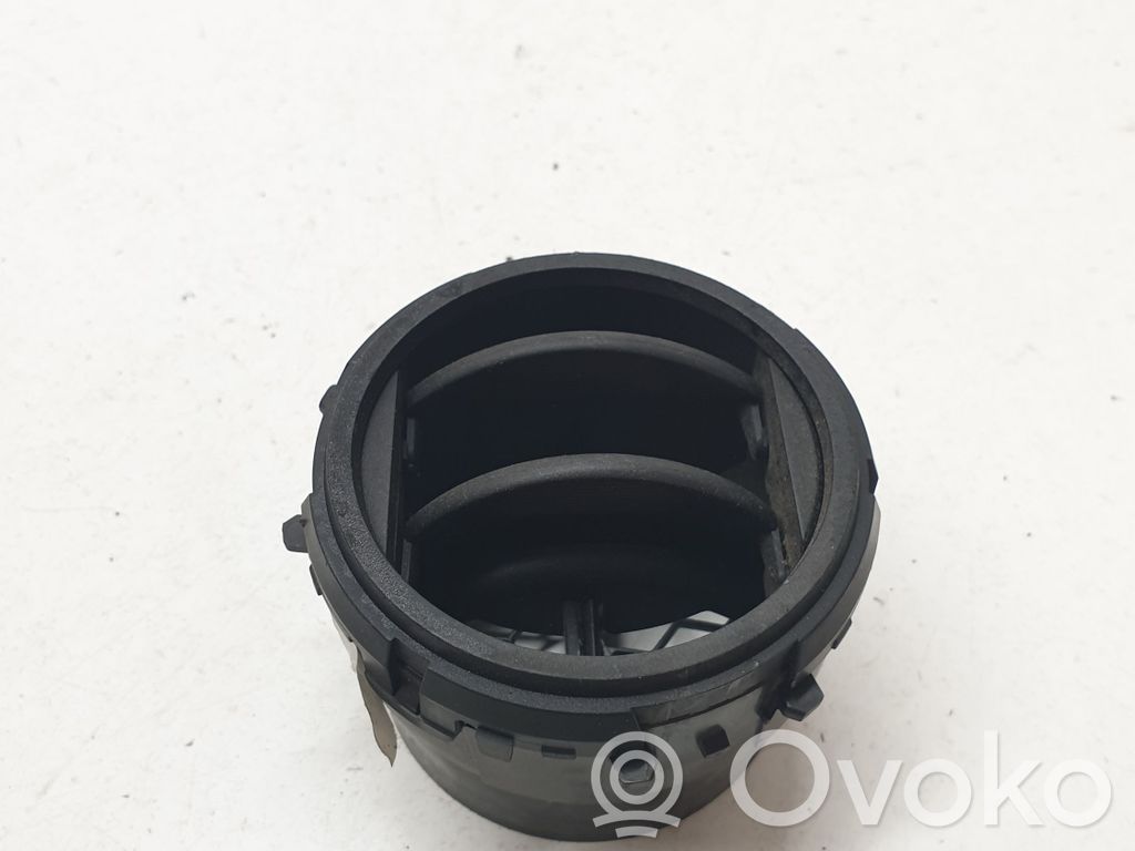 Toyota Yaris Centrinės oro grotelės 
