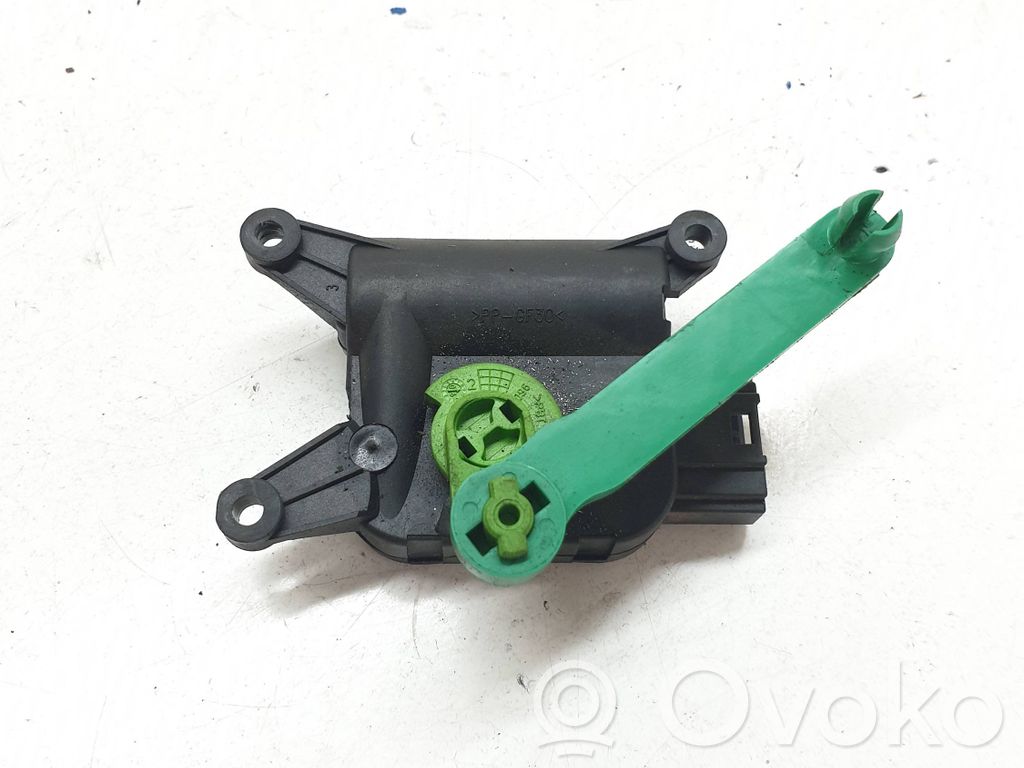 Audi A4 S4 B7 8E 8H Motor/actuator clapetă aer 