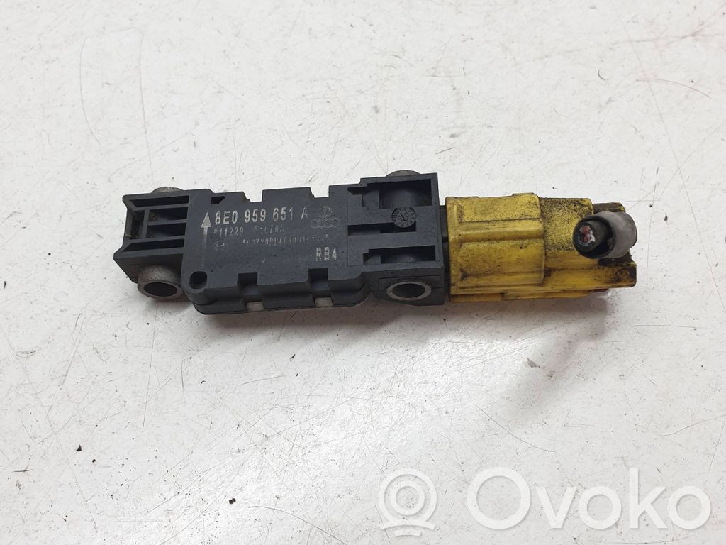 Czujnik uderzenia Airbag   8E0959651A,011229