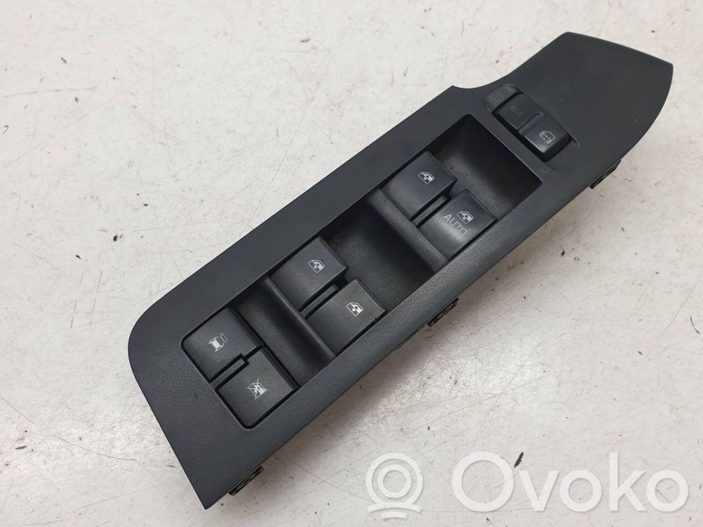 Chevrolet Captiva Electric window control switch 