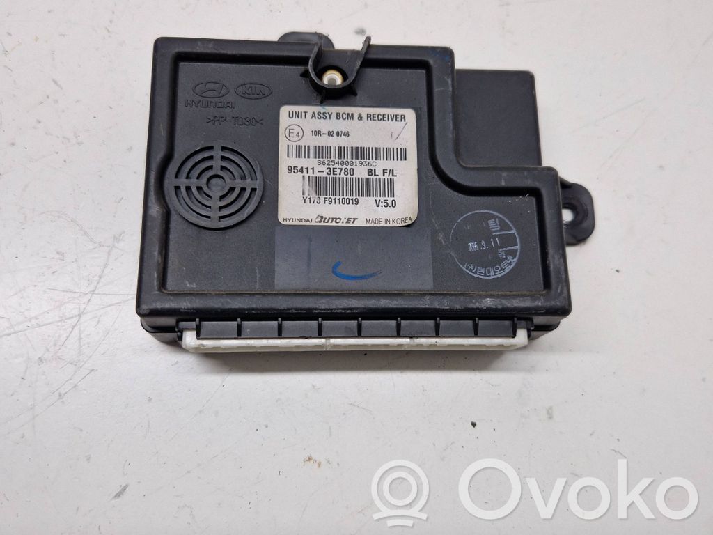 KIA Sorento Door central lock control unit/module 